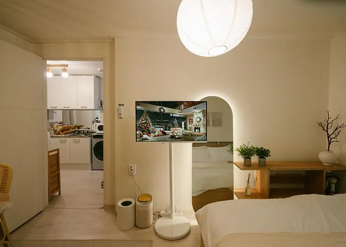 Soft Minimal 2br Near Dongdaemun, 2 Stops To Myeongdong Villa *