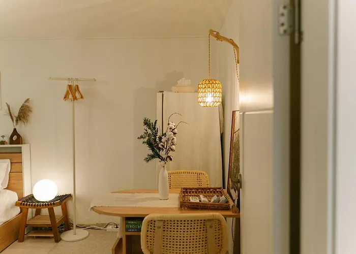 Soft Minimal 2br Near Dongdaemun, 2 Stops To Myeongdong * Seoul