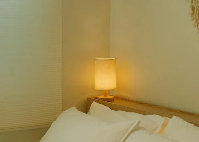 Soft Minimal 2br Near Dongdaemun, 2 Stops To Myeongdong *